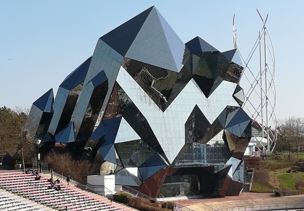 建物がすごすぎる！フランスのテーマパーク『futuroscope』